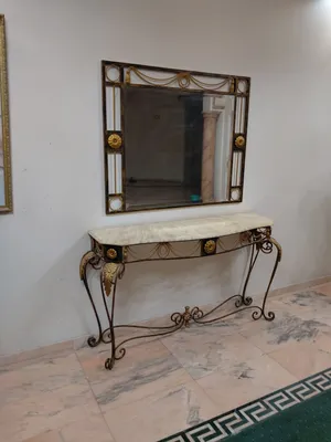 Dressing table for sale very good condition exlint metrial with home delivery