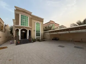 من المناطق السكنية المناسبة للعائلات، وتمتاز بالهدوء والطابع السكني خصوصًا فيلا للايجار