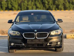 BMW 520i  2016 / GCC /  full option v4 very clean and very good condition