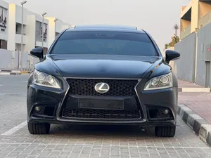 لكزس LS460 F Sport  2017  وارد كندا ماشي 190000كم بحالة الوكالة فتخة سقف خمس كاميرات رادار