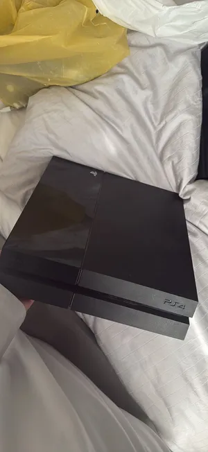 PS4 JAILBROKEN 2 CONTROLLERS ALL CABLES PERFECT CONDITION