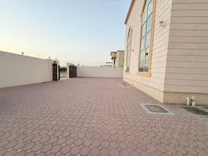 100 m2 More than 6 bedrooms Villa for Rent in Al Ain Al-Dhahir