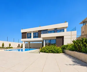 شاليه فاخر للبيع في منطقة الرامة البحر الميت