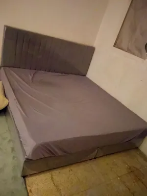 Queen size bed with mattress