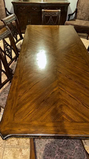 طاولة طعام انتيك