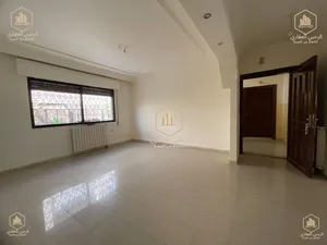 شقة * للايجار * ارضية * موقع مميز * 2 نوم * الجاردنز