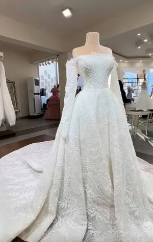 بدلة عرس مستعملة