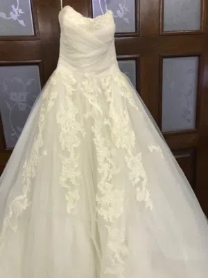 فستان اعراس جميل