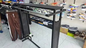 السلام عليكم استاندات ملابس عدد 3 نظاقه 100% مجموع السعر ل 3 القطع 100 العنوان البصرة الصالحيه