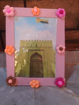 لوحة صنع يد مع برواز