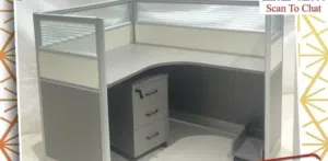 طاوله مكتب حجم كبير مستعمله استعمال بسيط ونظيفه بدون خدوش