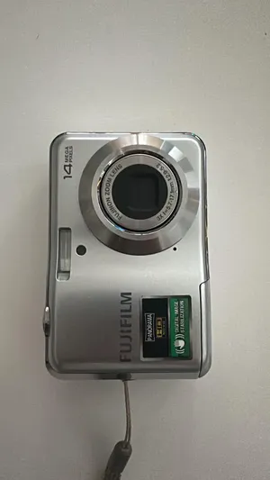 Fujifilm FinePix AV200 14-megapixel marking and Fujinon