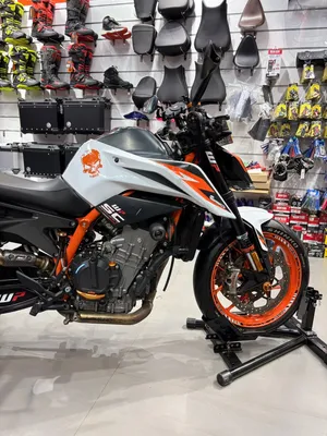 KTM DUKE 890