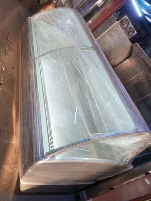 ثلاجة عرض ايطالية شبه جديدة Italian display fridge