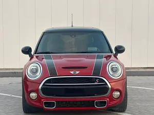MODEL 2018 GCC CAR PERFECT CONDITION INSIDE AND OUTSIDE FULL OPTION FULL SERVICE