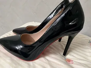 كعب كريستيان لوبوتان السعر 12