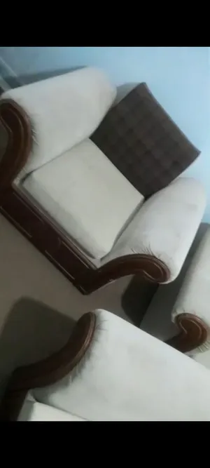 صالون مستعمل سما نظيف ما فيش اي بقع او اي تمزيق سعر كويس الصالون شبه جديد مستعمل مده بسيطه فقط