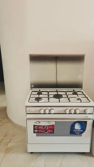 جلم غاز 5 عيون مع فرن في حاله جيده