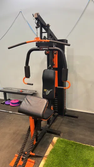 جهاز تدريب متعدد التمارين و بنش مستوي و اوزان حرةMulti-station training equipment & flat bench & wei