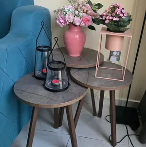 طقم طاولات جانبية متداخلة حديثة 3 قطع (Nesting Tables) – حالة ممتازة