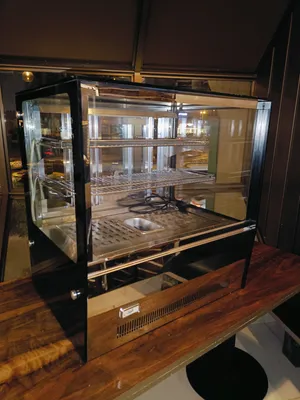 Commercial Heated Food Display Showcase – 102L – Restaurant/Café Equipment