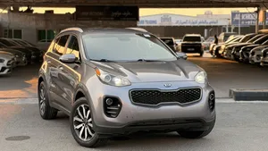 كيا سبورتاج وارد كندا بدون حوادث نضيف جدا استعمال قليل 4x4 حاله ممتازه 2.4cc للبيع في عجمان الجرف