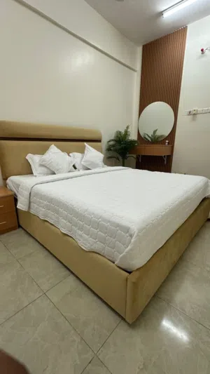 غرفة  و شقق نظيفه  يبعد عن بركه الموز 3 دقائق و يبعد عن جامعه نزوي 4 دقايق  موقع  حي تراث
