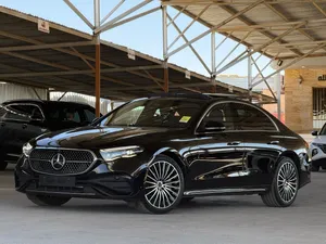 Mercedes E200 Mild Hybrid AMG Kit 2025 Hyperscreen (black)