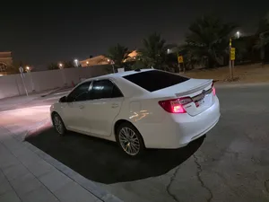للبيع كامري مديل2015 سيارة نضيفه جدا