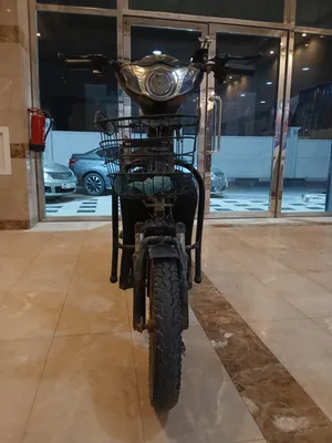 سكوتر كهربائي حجم كبير أو وسطاني