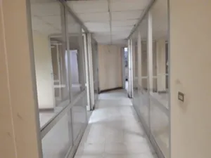 للايجار 430 م فى قلب الكوربة و ش بغداد