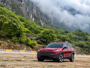 Jeep Cherokee trailhawk excellent condition just buy and drive