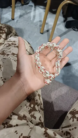 مصنوع من خيط البراكود صناع يداوي