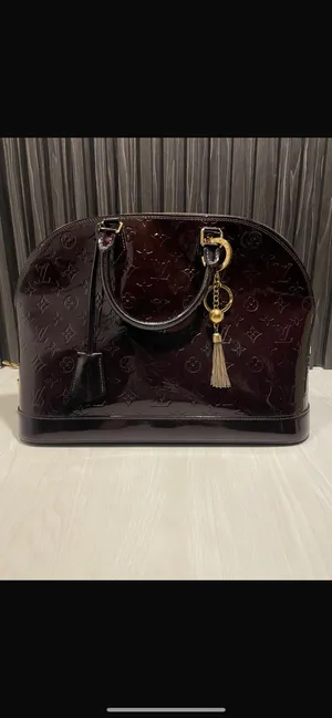 LV Alma mm