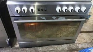 طباخه نظيفه وممتازه جدا بدون اعطال(Geepas)قابل للتفاوض