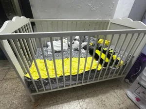 تخت بيبي مع فرشته