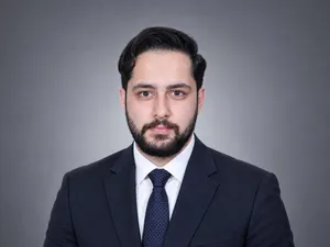 English teacher in Abu Dhabi  مدرس معتمد فی ابوظبی