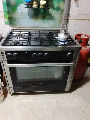 فرصه للبيع. استعمال خفيف حاله جيد فرن 5عيون ومن تحت يوجد مكان لجميع اكلات الفراخ والخبز حالته ممتازا
