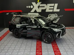 LX570 بين يديك! هل أنت من عشاق الفخامة وهيبة سيارات الدفع الرباعي؟ اقتنِ الآن نسخة مصغرة ومتقن