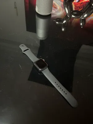 Apple Watch Series 6                        ساعة ابل الجيل 6 - مع شاحنها الأبل والبكس وstraps