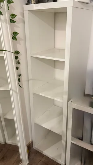 رفوف من ايكيا بحاله جيده جدا