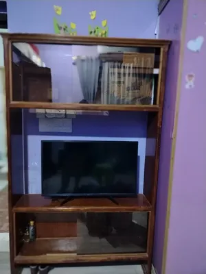 معرض ومكتبه خشب نجاره السعر 75يصلح للشاشه ومكتبه كتب