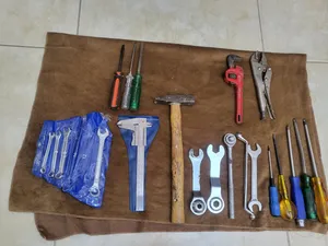 عدة يدوية متنوعة للبيع – مجموعة كاملة بحالة جيدة