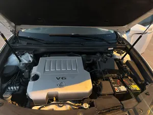 لكزس ES 350 2018 مع مواصفات خليجية وميزات متقدمة