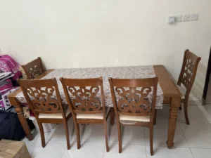 سفرة طعام طاولة كبيرة و 5 كراسي