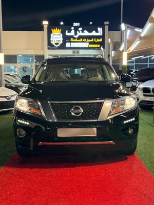 للبيع نيسان باثفايندر موديل 2014 مواصفات خليجية (GCC) بحالة ممتازة، سيارة عائلية مريحة وواسعة،