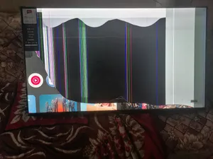 للبيع شاشه مطلوب فيها 30 مستخدمه اسبواع فقط خربانه فيها شاشه