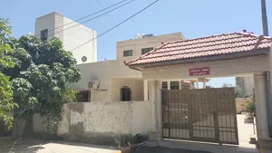 350 m2 3 Bedrooms Townhouse for Sale in Irbid Aydoun
