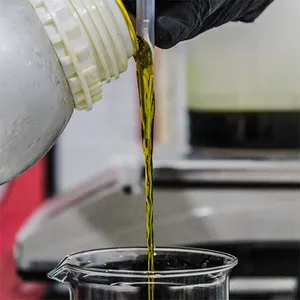 زيوت عطرية مركزة أصنص لصناعة العطور و الأمساك و الأدهان و معطرات الجو و الفواحات إضافة البخور المسقى
