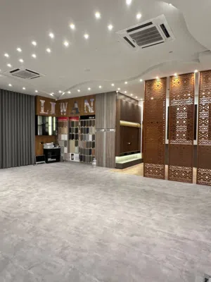 محل تجاري للايجار في الخوض .الاثاث للبيع/Commercial space for rent in Al Khoudh, furniture for sale